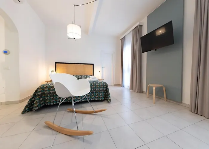 Via Siena 4 - Suites & Rooms