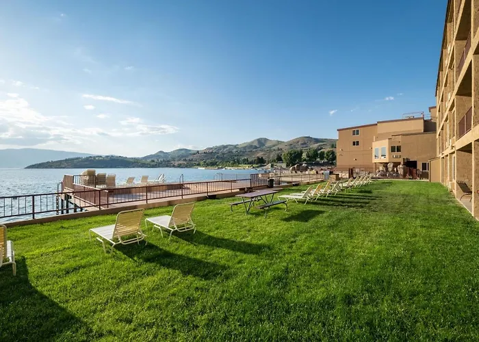 Chelan Beach hotels
