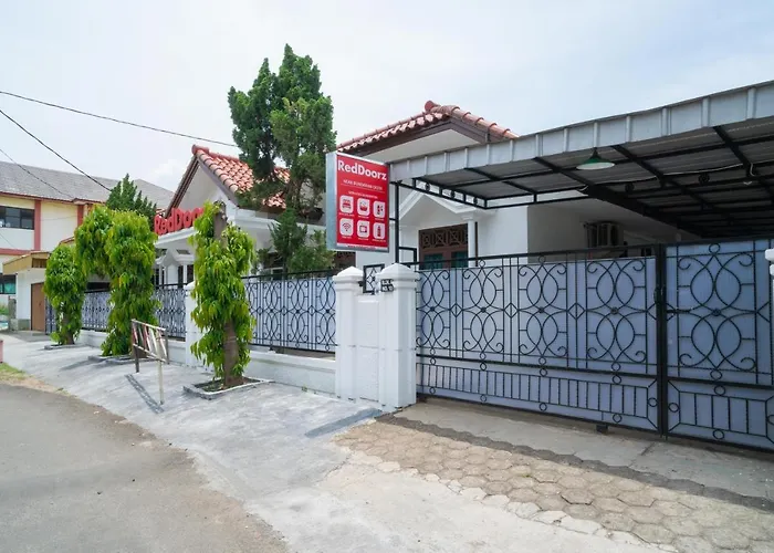 Reddoorz Near Bundaran Ciceri