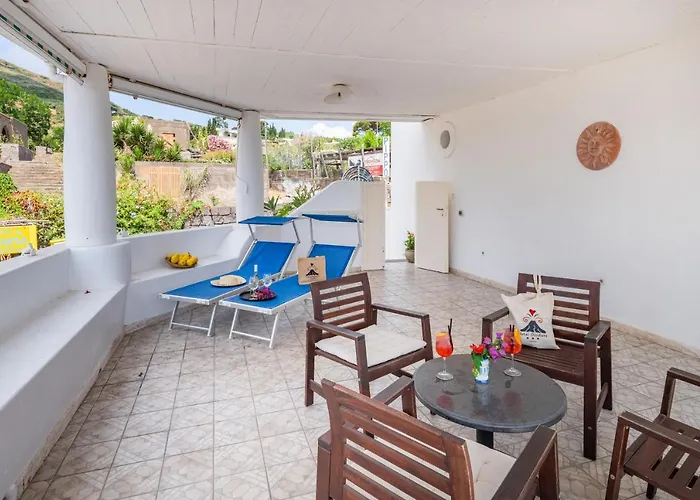 Stromboli Suite Apartment With Terrace Volcano & Sea View