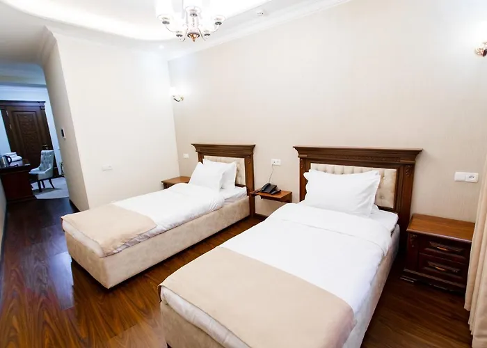 Hotel Silver Rows