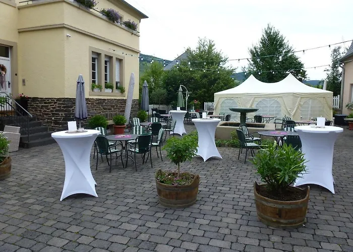 Wein- und Landhaus S A Prüm