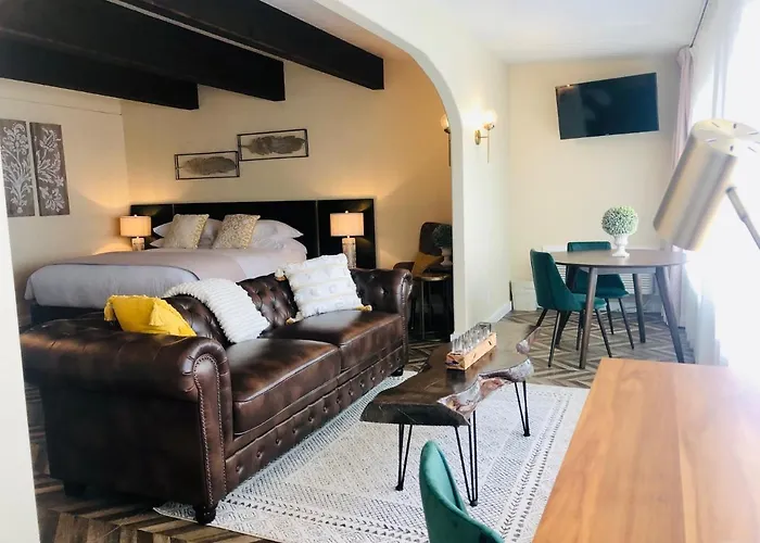 Seafoam Lodge