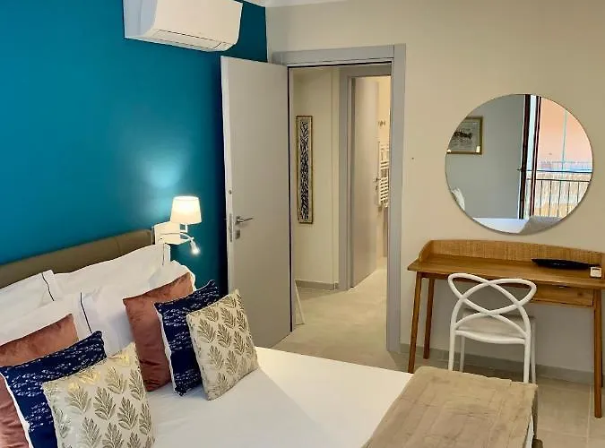 Manarola Hotels
