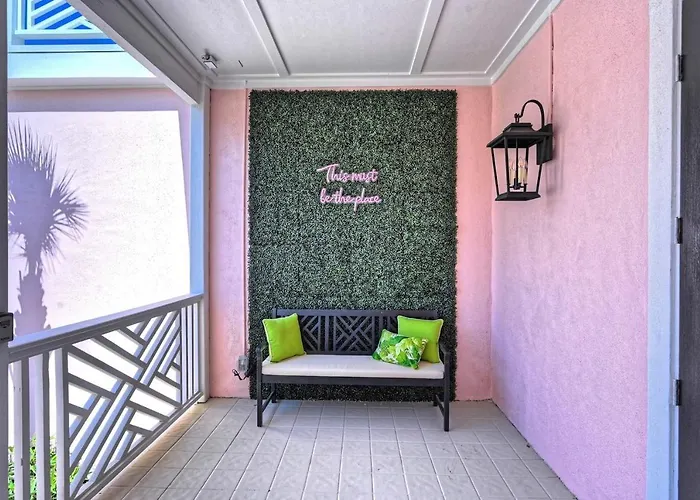 Room 4 Oleander Hotel Downtown Galveston Hotel Near Cruise Terminal & Beach