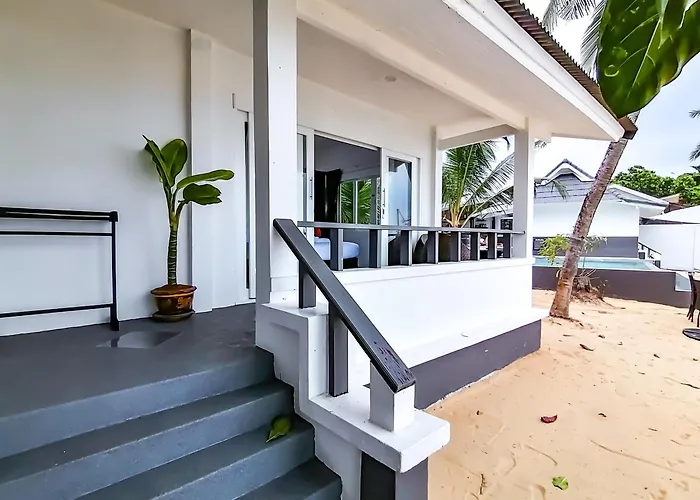 The Cosy Maenam Beach Resort