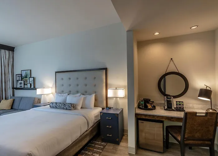 St Charles Coach House, An Ascend Collection Hotel