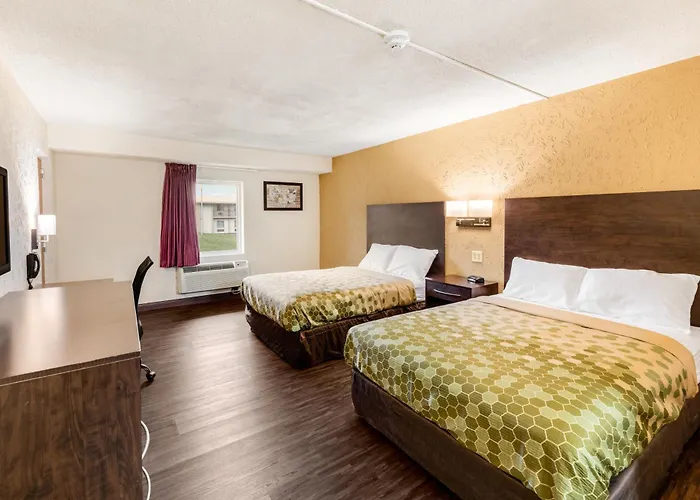 Econo Lodge Inn & Suites