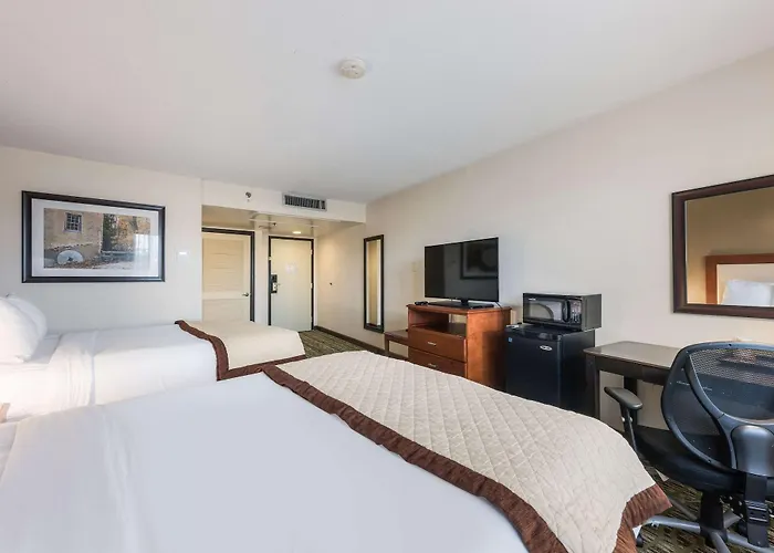 Clarion Hotel & Suites