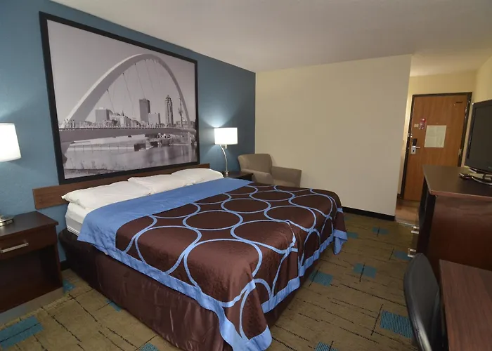 Super 8 By Wyndham Urbandale/Des Moines Area