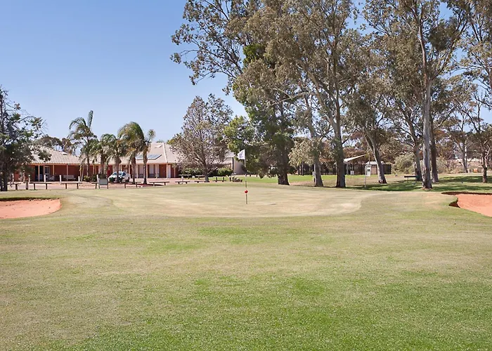 Standpipe Golf Motor Inn