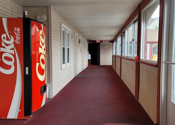 Red Carpet Inn West Springfield
