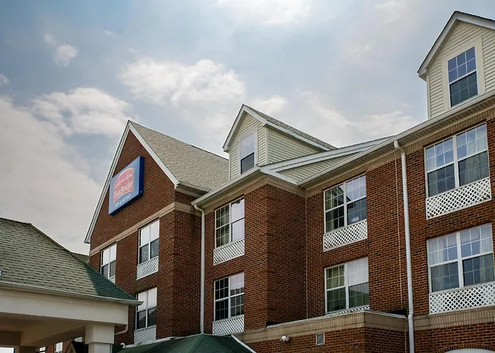 Blisspoint Inn & Suites Marion