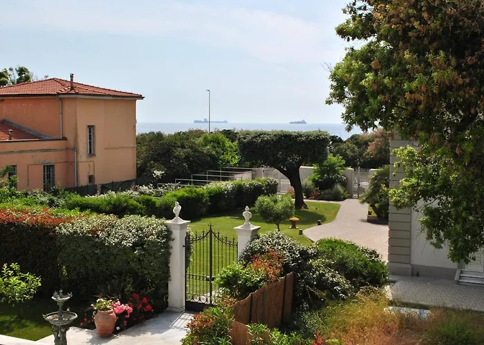Villa Bianca A Few Steps By The Sea With Exclusive Garden & Jacuzzi