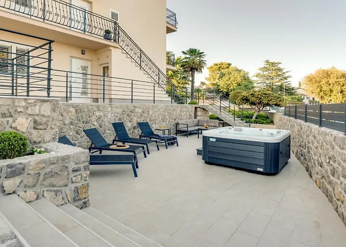 Cosmopolitan Apartments