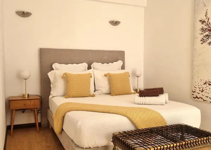 Hotéis baratos em Almada