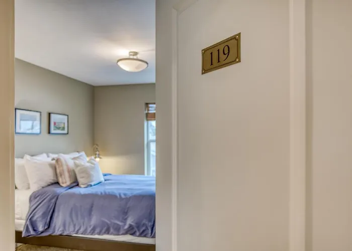 Del Pine Mca 840 - Meredith Lodging