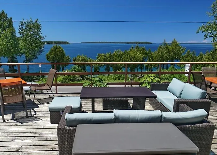 Tobermory Motels