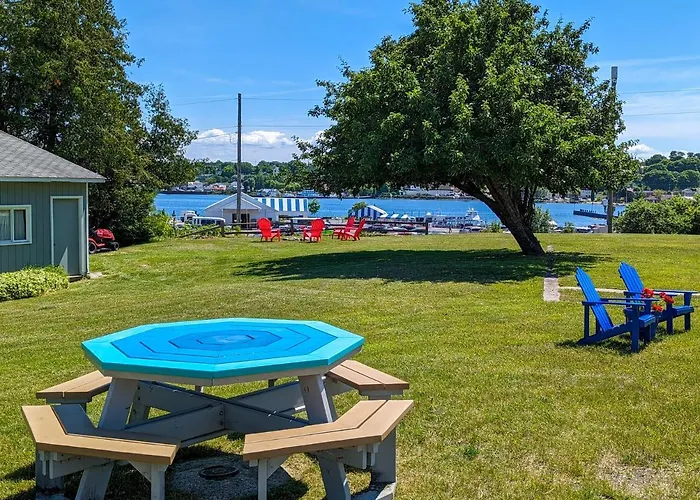 Huron Inn