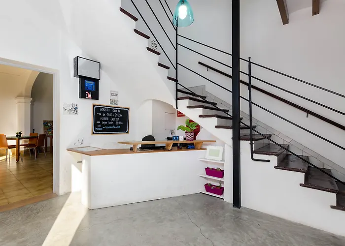 Urban Hostel Palma - Albergue Juvenil - Youth Hostel