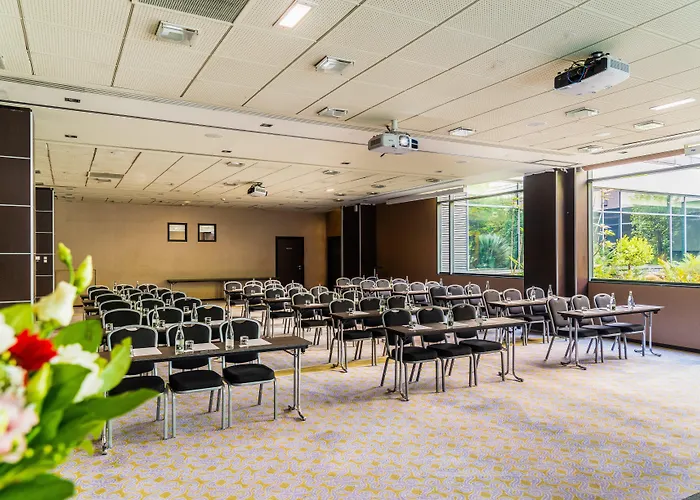 Crowne Plaza Paris - Neuilly, An Ihg Hotel