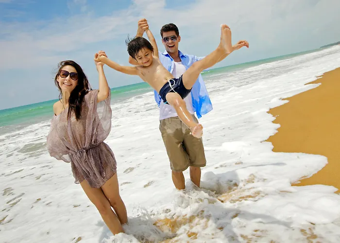 Le Meridien Phuket Mai Khao Beach Resort