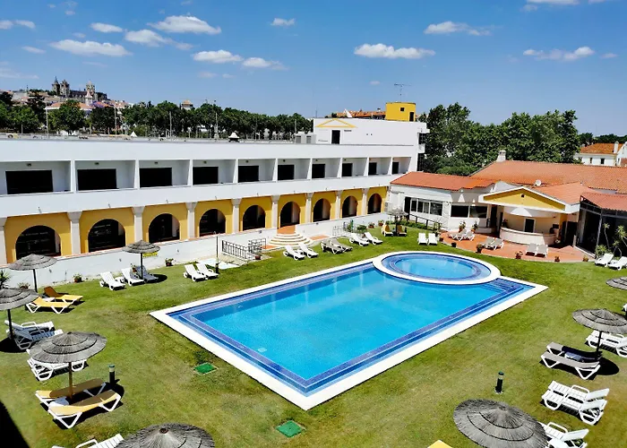 Hotéis de praia em Évora