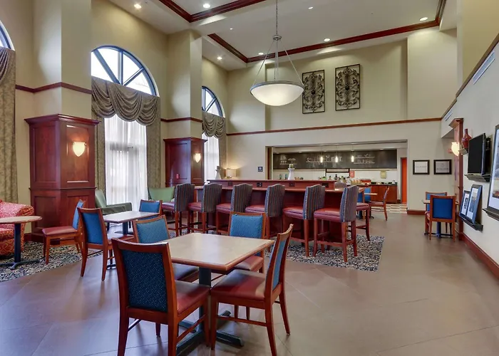 Hampton Inn & Suites Indianapolis-Airport