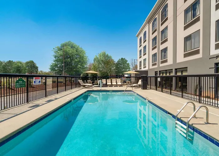 La Quinta By Wyndham Raleigh Downtown North