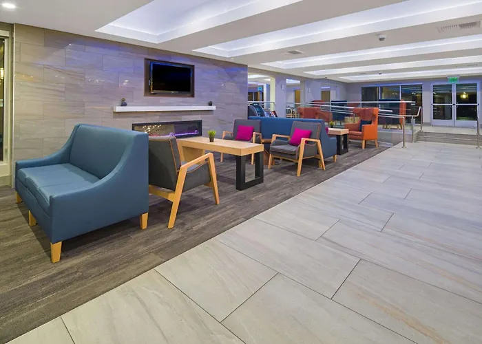 La Quinta By Wyndham Orange County Airport