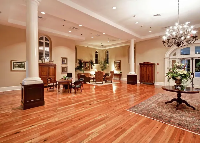 Embassy Suites Charleston - Historic District