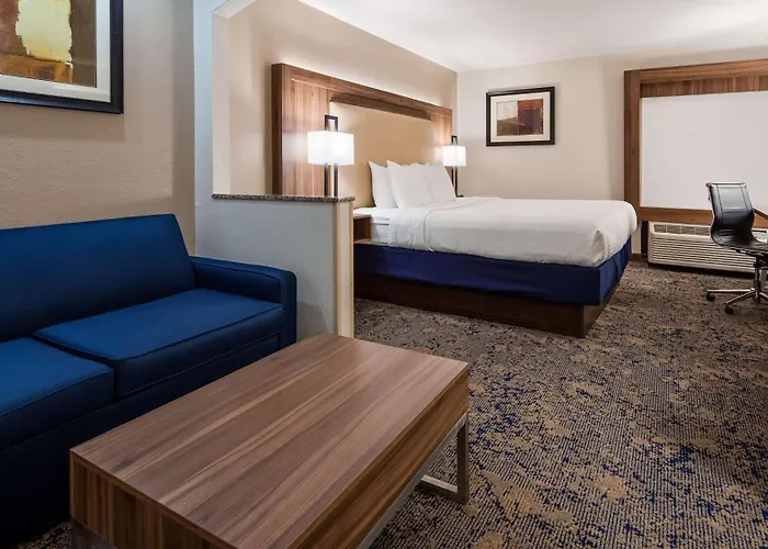 Best Western Plus Kansas City Airport - KCI East