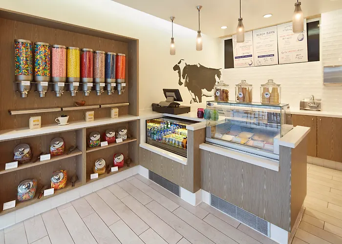 Santa Monica City Center Hotels