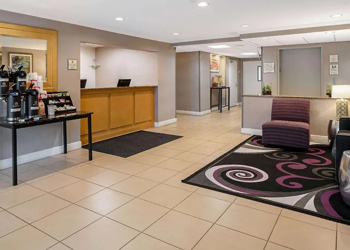 La Quinta By Wyndham Naples East
