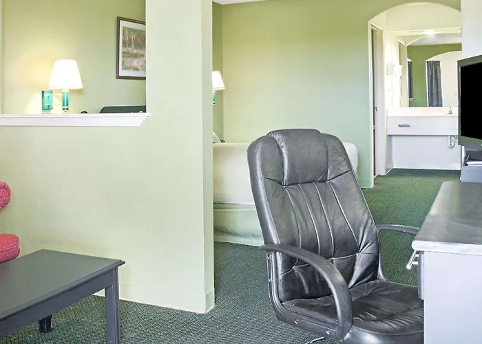 Days Inn By Wyndham El Campo Tx