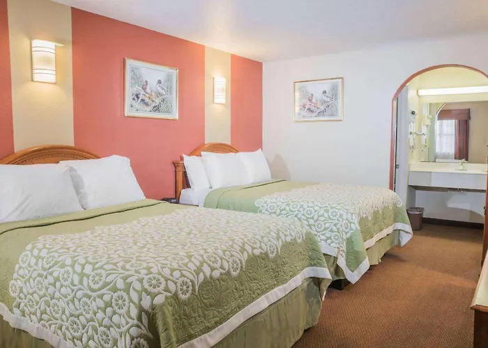 Days Inn By Wyndham Bastrop
