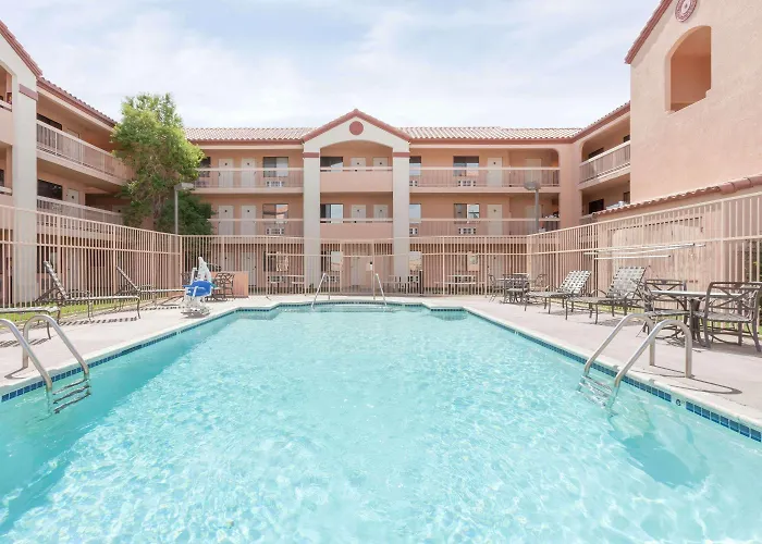 Mojave Desert Inn - Barstow I-15