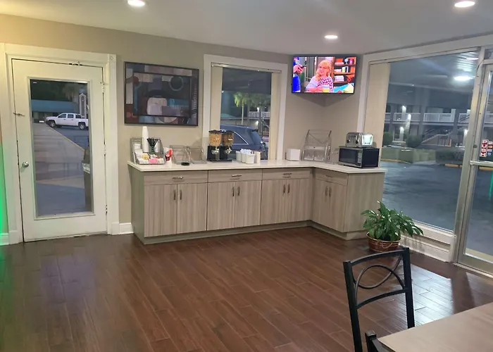 Super 8 By Wyndham Pensacola Nas Area