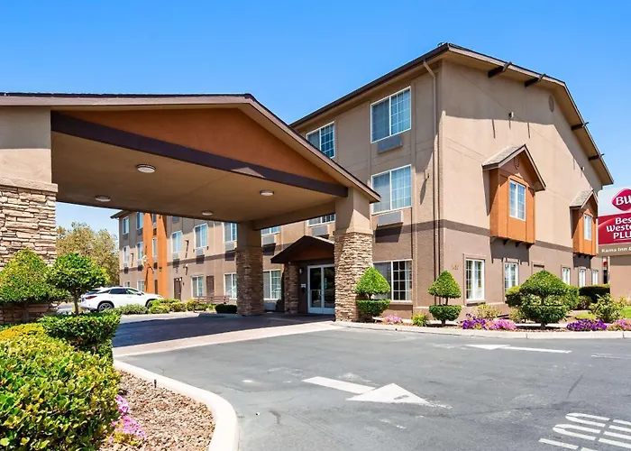 Best Western Plus Rama Inn & Suites