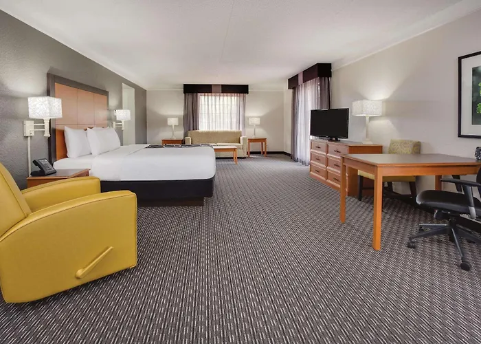 Days Inn By Wyndham Gainesville Florida
