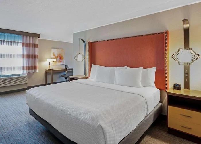 La Quinta By Wyndham San Francisco Airport North - Free Airport Shuttle