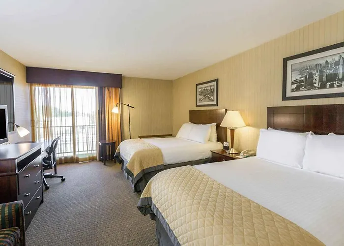 Wyndham Garden Hotel Newark Airport
