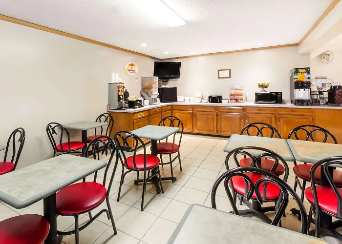 Super 8 By Wyndham Ionia Mi