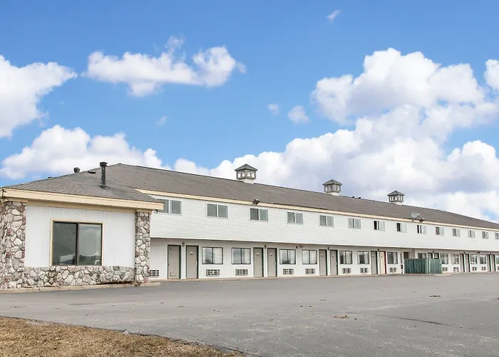 Super 8 By Wyndham Petoskey