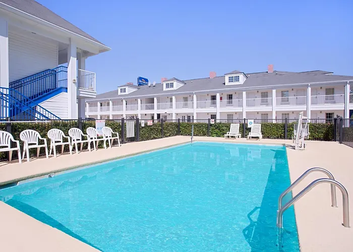 Baymont By Wyndham Forest City