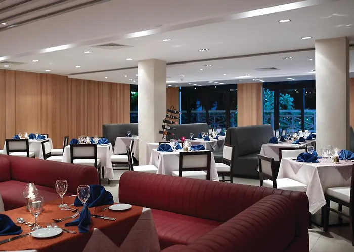 Coral Sea Aqua Club Resort