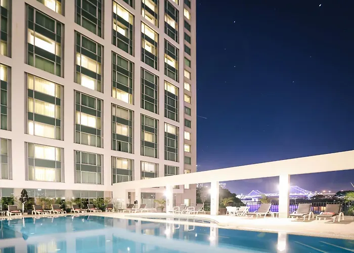 Brisbane Beach hotels