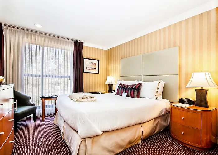 Executive Suites Hotel & Conference Center, Metro Vancouver