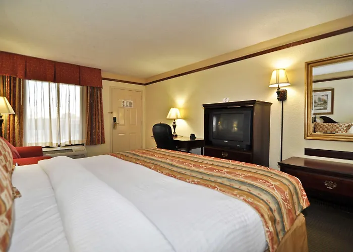 Best Western Colonial Inn