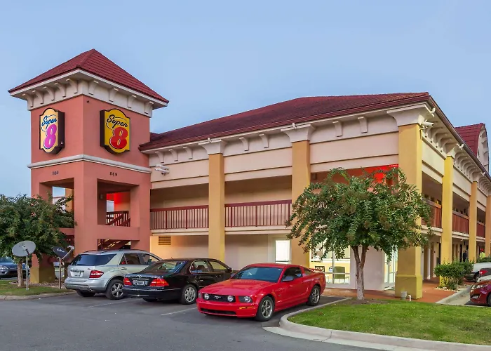 Super 8 By Wyndham Dalton/Convention Center Area